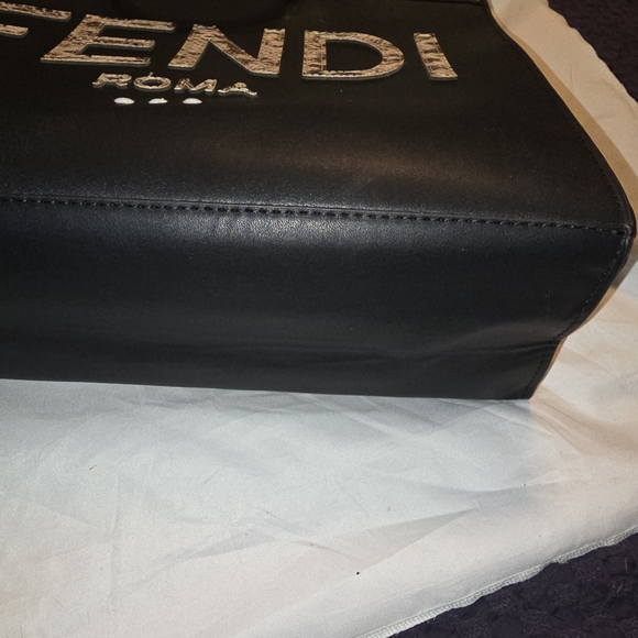 Fndi Black Tote Bag with Brown Handles - Picture 4 of 8